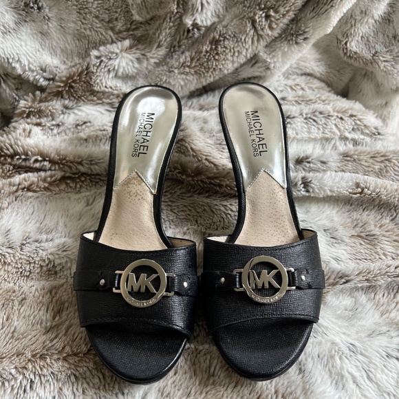 NWOT Michael Kors Low Heels in black and silver MK monogram - Picture 2 of 6
